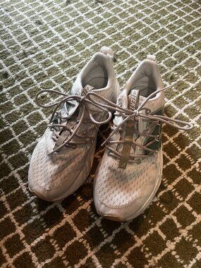 New Balance Running Shoes (9.5)